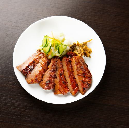 Yakisuke specialty [Beef tongue baked with Bincho charcoal] We offer salt-grilled, miso-grilled, and mixed-grilled.