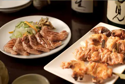 ★精选佳肴★ 【烤肉 -终极套餐-】12道精选食材烹制的菜肴,含120分钟畅饮,仅需6000日元