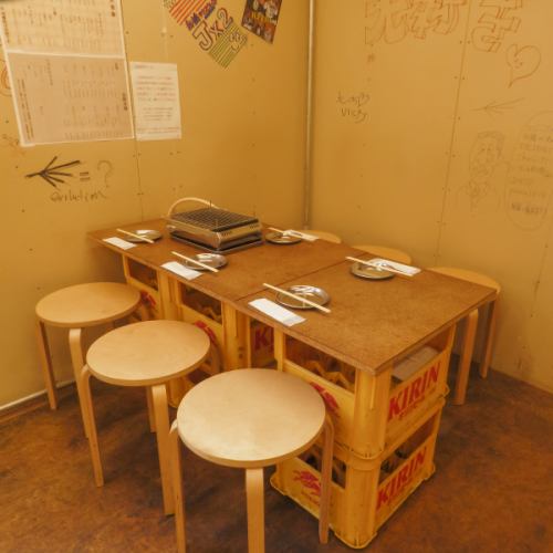 1階席は少人数から中規模宴会まで◎3名席、4名席、5名席、6名席、12名席などシーンに合わせてご利用くださいませ！