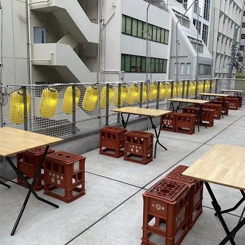 【浜松町でBBQ】【駅近好立地♪大門駅徒歩2分】都営大門(東京)駅Ａ１出口より徒歩約2分/ＪＲ浜松町駅ＪＲ北口より徒歩約4分と宴会や遅めのお時間帯でも利用しやすい立地。焼肉はもちろん、春～秋の間はルーフトップBBQもお愉しみいただけます！