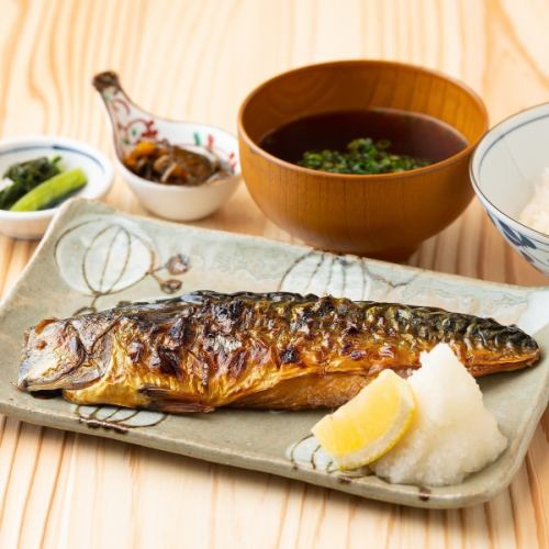 ランチ定食に昼飲みも♪